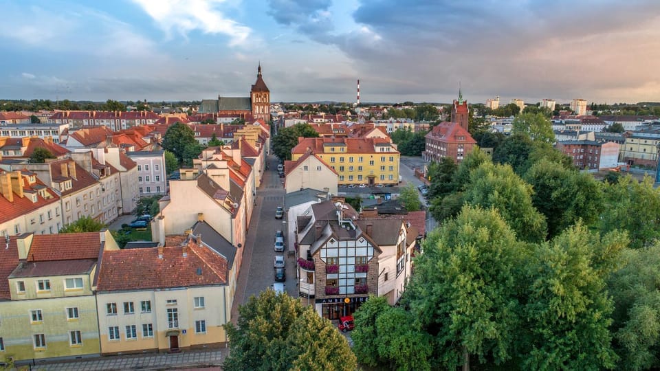 Property building, Nearby landmark, Day, Neighbourhood, Natural landscape, Bird's eye view, City view, Landmark view, Street view