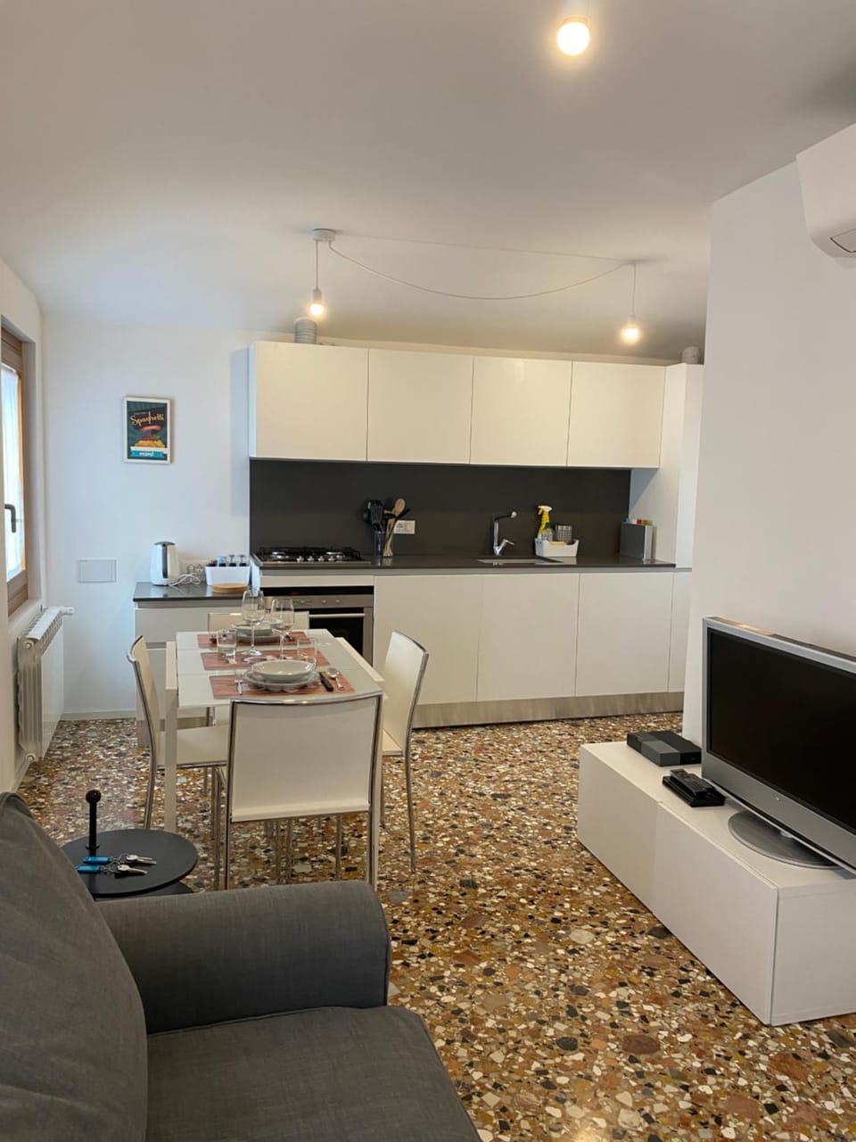 Kitchen or kitchenette, Living room, Dining area