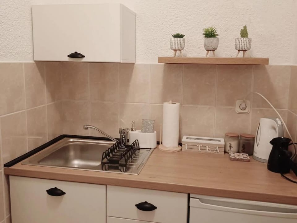 Coffee/tea facilities, Kitchen or kitchenette