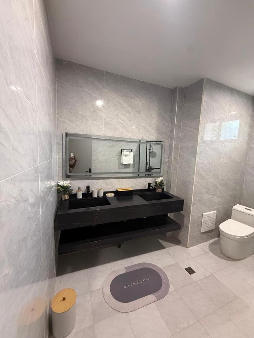 Toilet, Bathroom