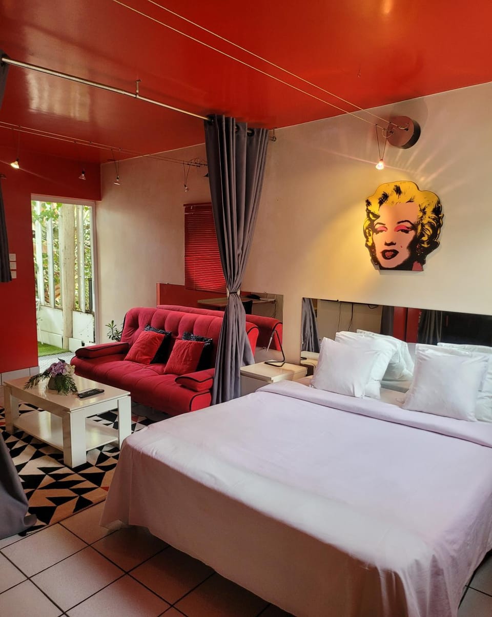 Bed, Living room, Photo of the whole room, Bedroom