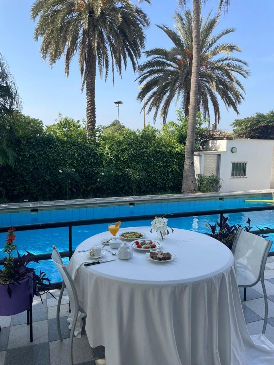 Balcony/Terrace, Dining area, Garden view, Pool view, Swimming pool, Breakfast