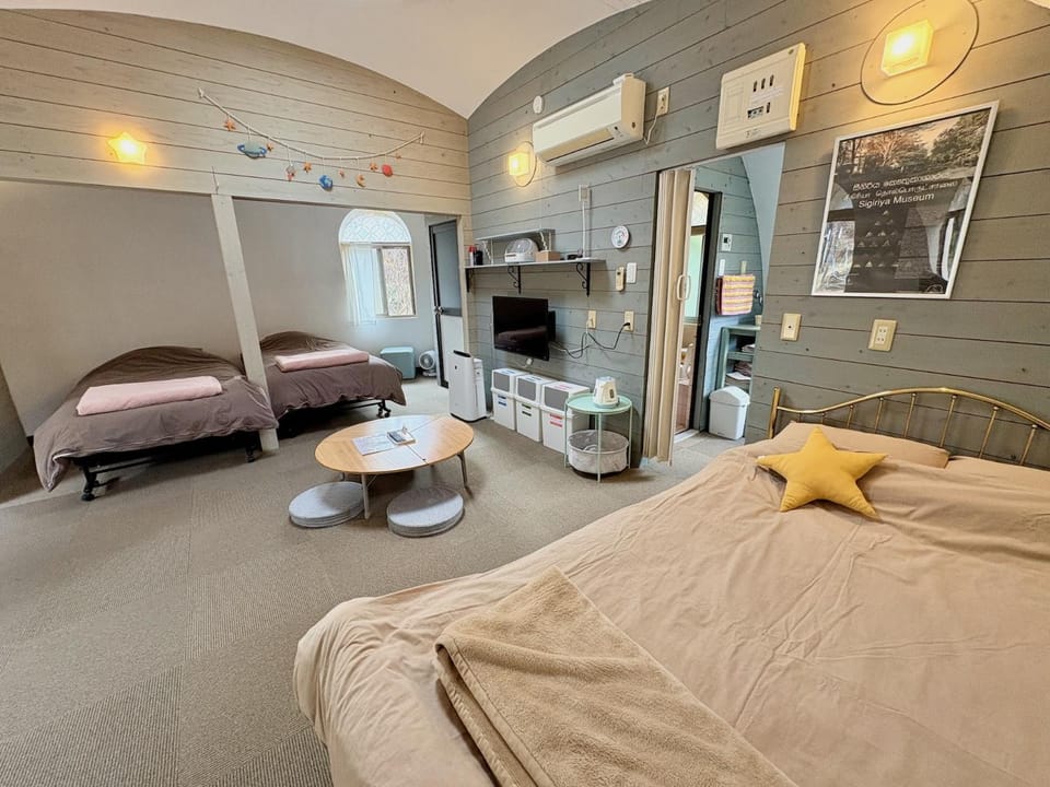 Bed, Photo of the whole room