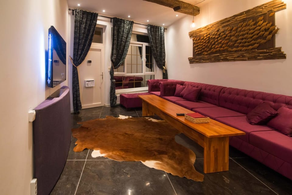 full 4 floors house at the center House in Antwerp