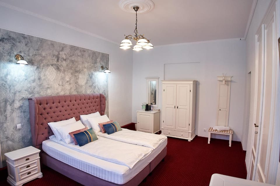 Bed, Photo of the whole room, Bedroom, towels, wardrobe