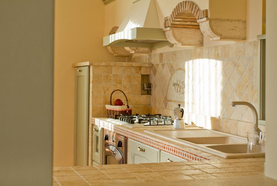 Coffee/tea facilities, Kitchen or kitchenette