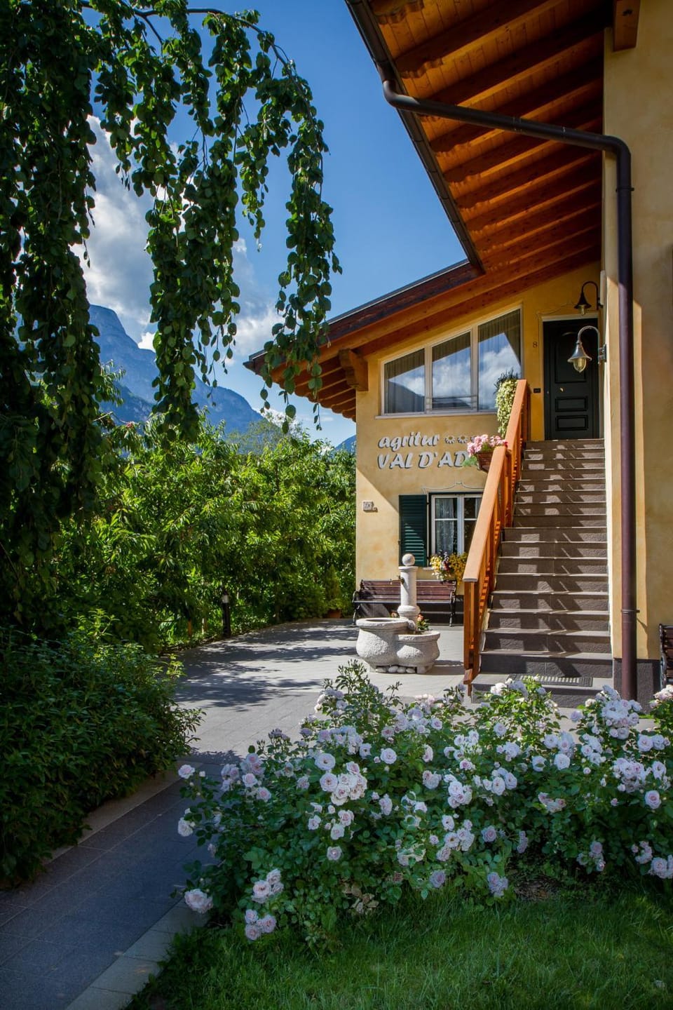 Facade/entrance, Day, Property logo or sign