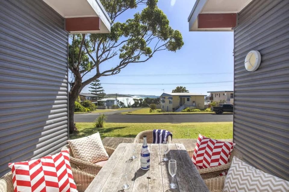 Stunning Views - beach cottage with ocean vistas House in Burrill Lake