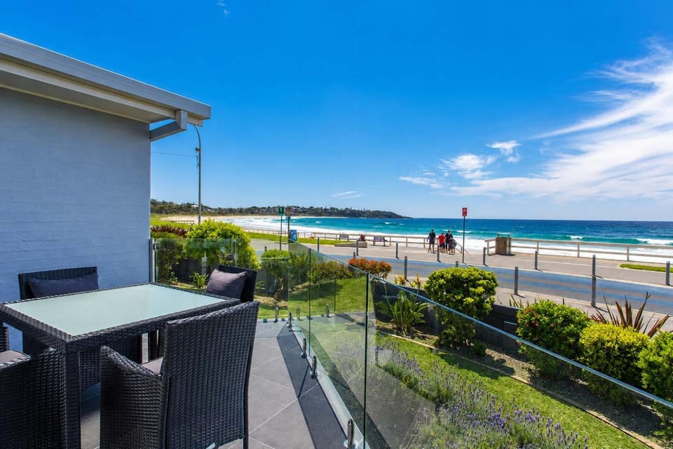 Mariners Mollymook Beach - beachside apartment Apartment in Mollymook