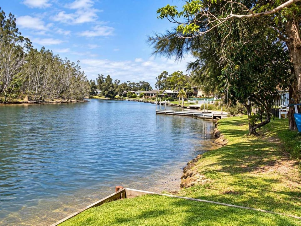 Waterfront Wonder - lakeside home w. private jetty House in Lake Conjola