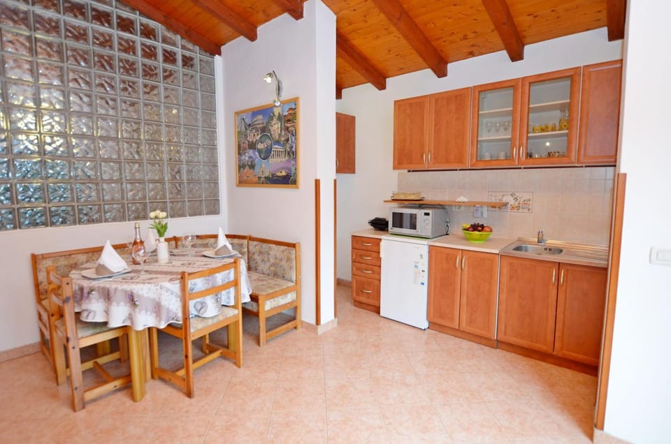 Dining area, Dining area