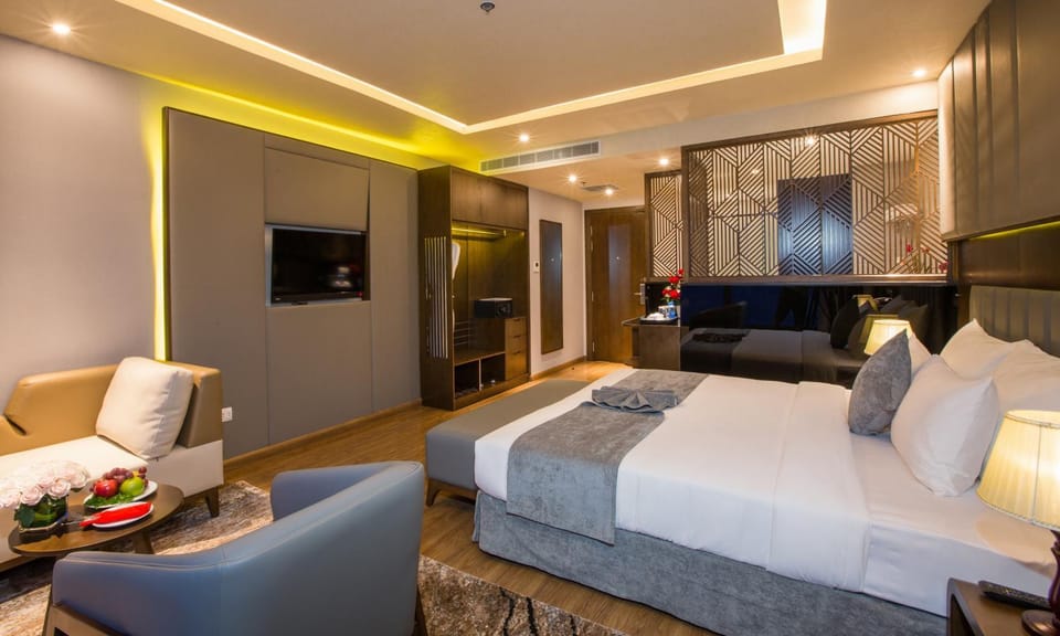 Photo of the whole room, Bedroom