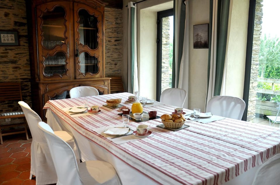 Living room, Food