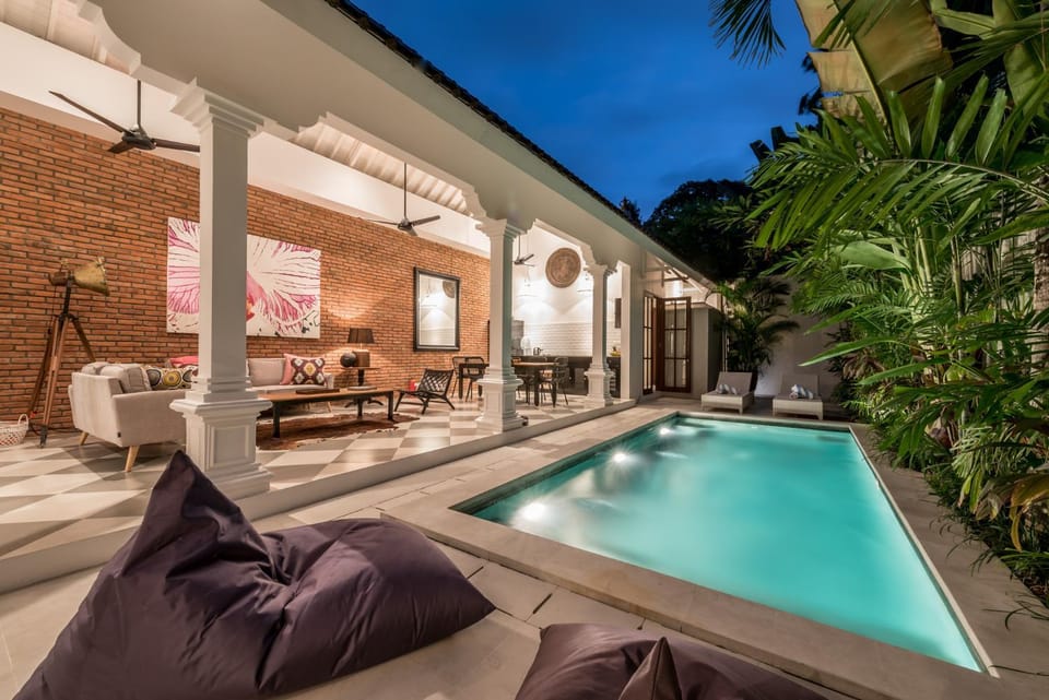 Central 3 Bedroom Villa close to Seminyak Beach Villa in Kuta