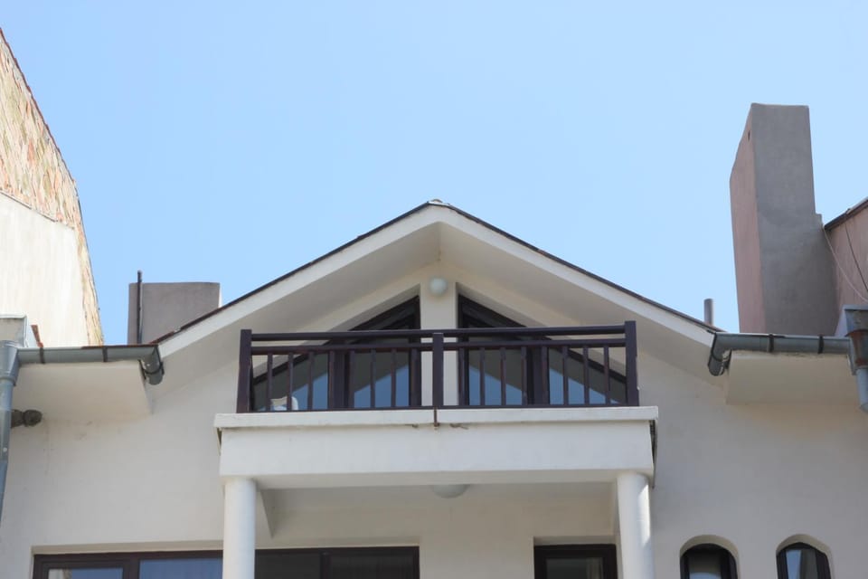TV and multimedia, Balcony/Terrace, Living room, Sea view, Quiet street view