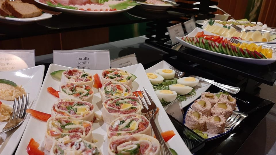 Breakfast, Buffet breakfast