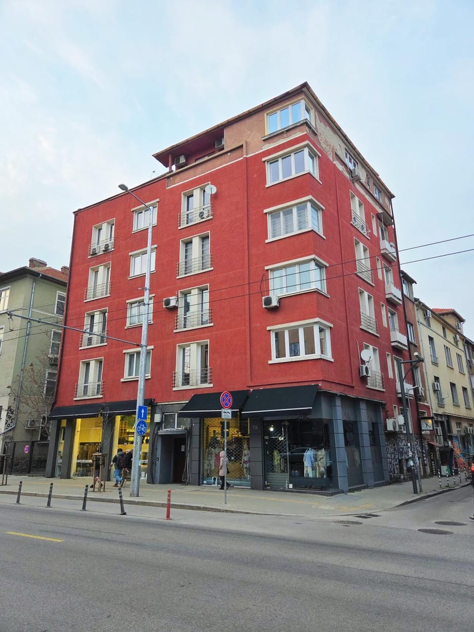 Property building, Neighbourhood, City view, Street view, Location