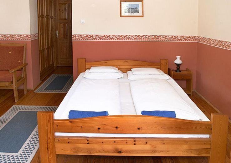 Bed, Decorative detail, Bedroom