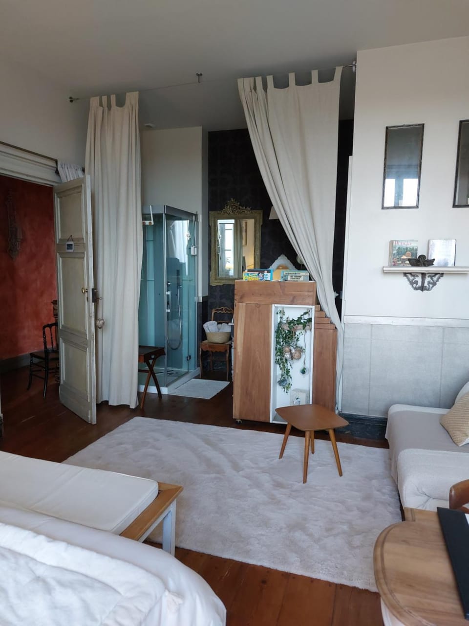 Bathroom, Photo of the whole room, Bedroom