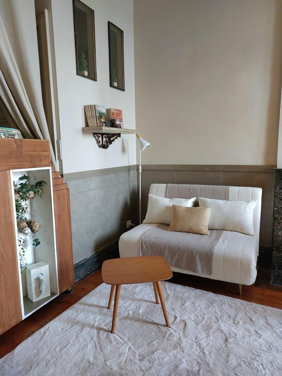 Seating area, Bedroom
