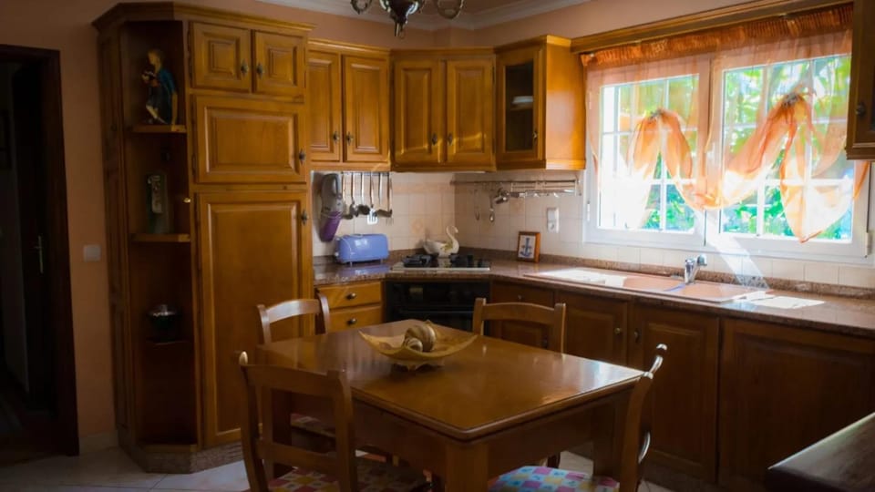 Elegant villa in Alvite with private pool Villa in Vila Real District