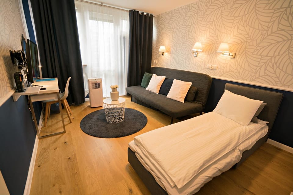 Bed, Living room, Seating area
