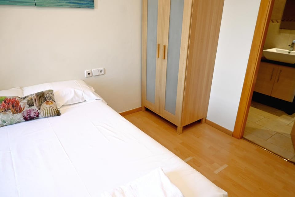 Bed, Bedroom, wardrobe