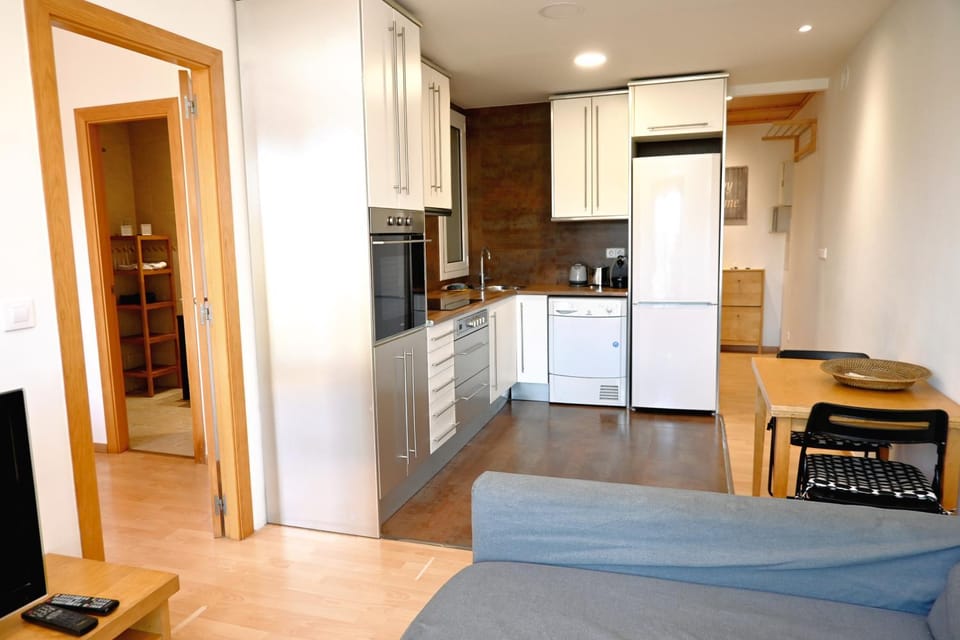 Kitchen or kitchenette, Living room, Dining area, pet friendly, stove