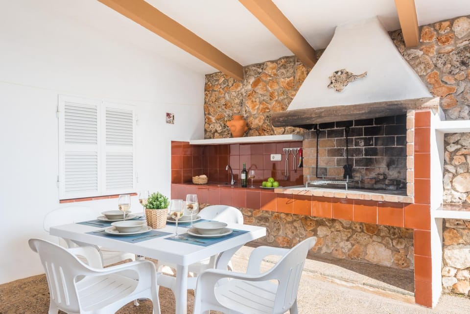 BBQ facilities, Dining area