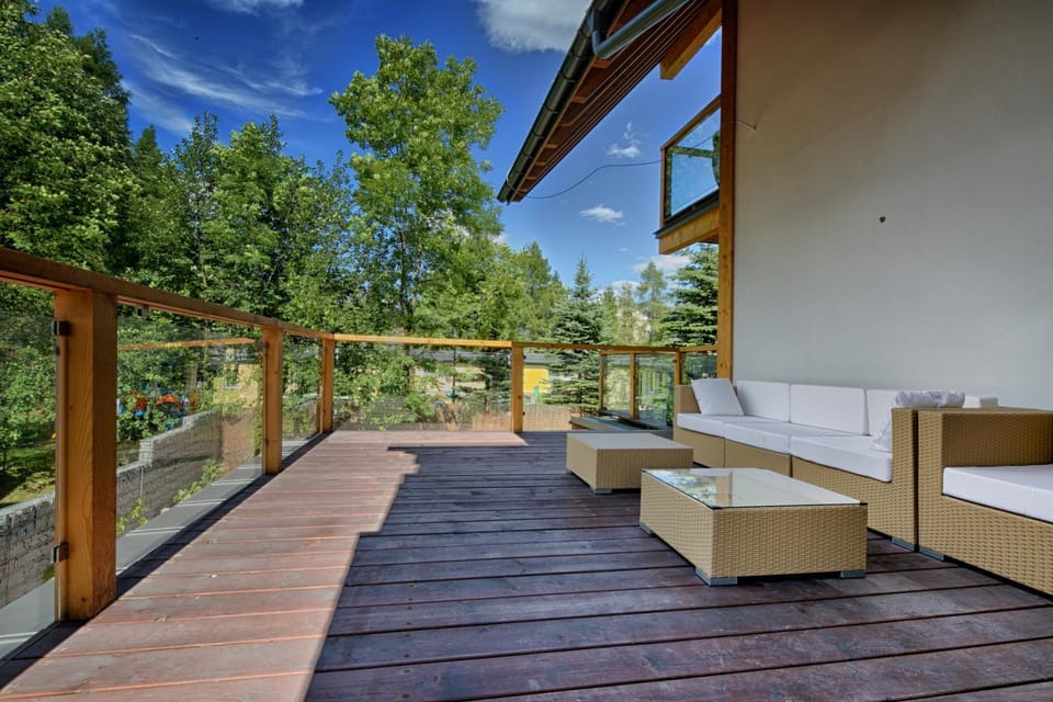Patio, Day, Neighbourhood, Natural landscape, Summer, Balcony/Terrace, Balcony/Terrace, Garden view, Garden view