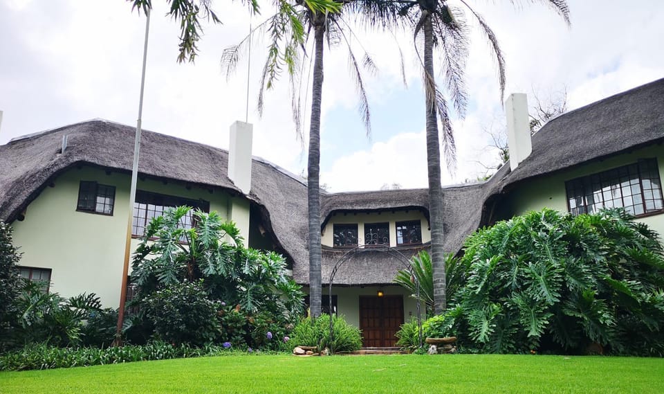 Property building, Facade/entrance, Garden, Garden