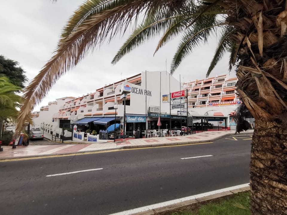 Property building, Neighbourhood