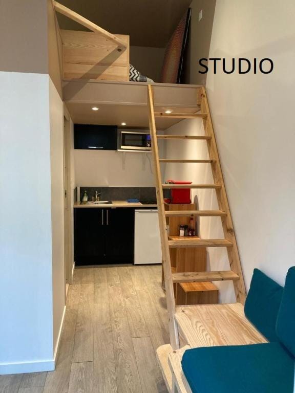 Studio Hikoki Apartment in Brittany