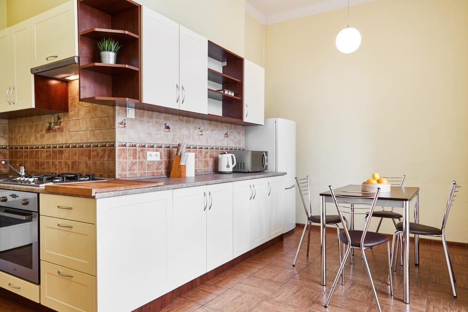 Coffee/tea facilities, Kitchen or kitchenette, Dining area, minibar, stove