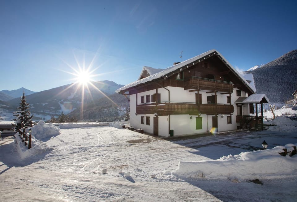 Property building, Day, Natural landscape, Winter, Mountain view