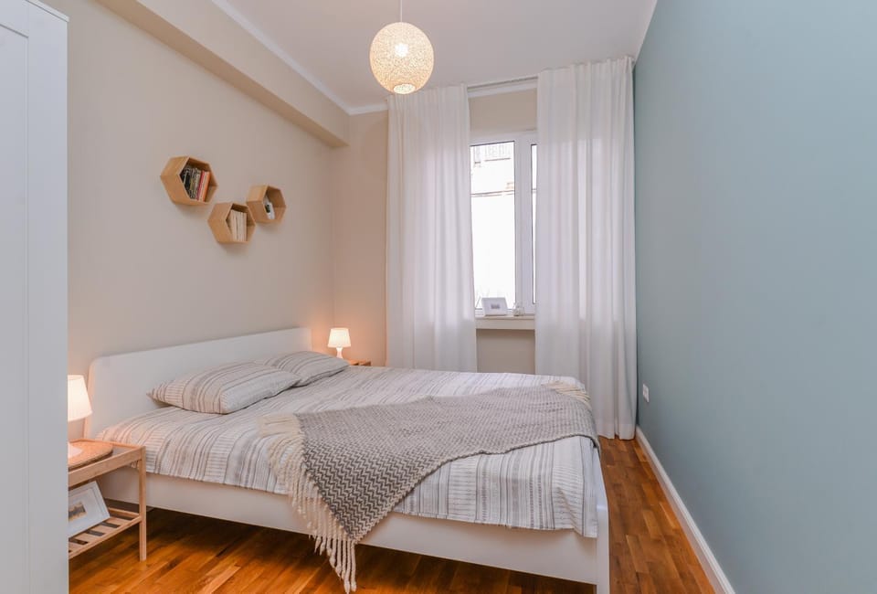 Bed, Photo of the whole room, Decorative detail, Bedroom