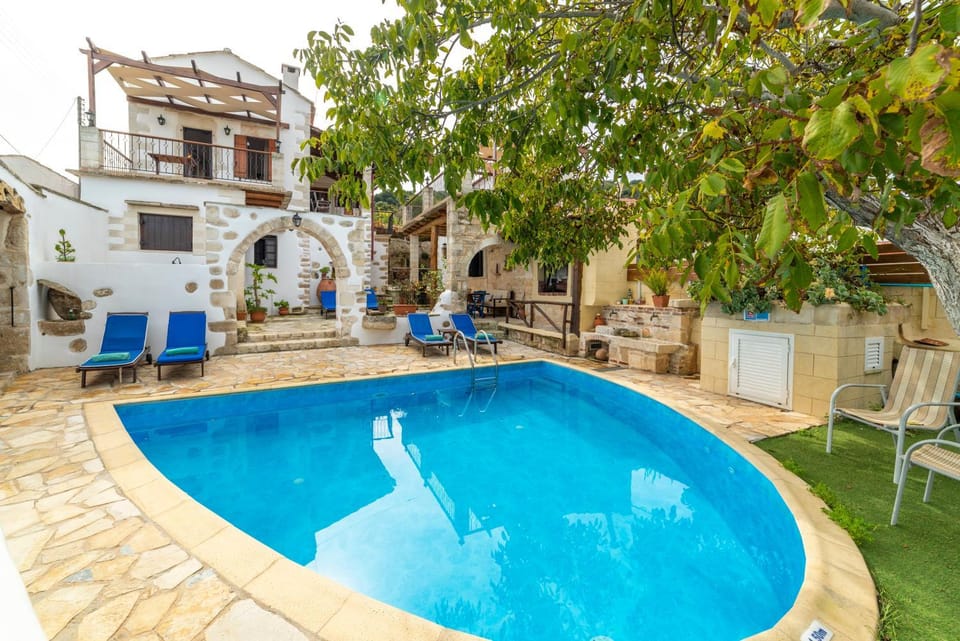Pool view, Swimming pool, sunbed