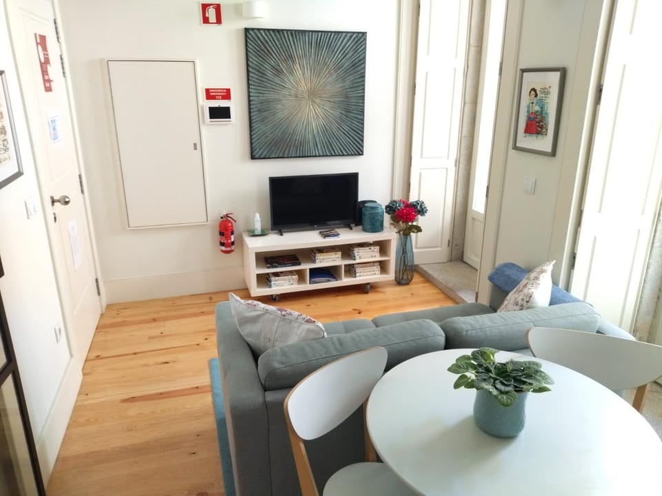 TV and multimedia, Living room, Dining area