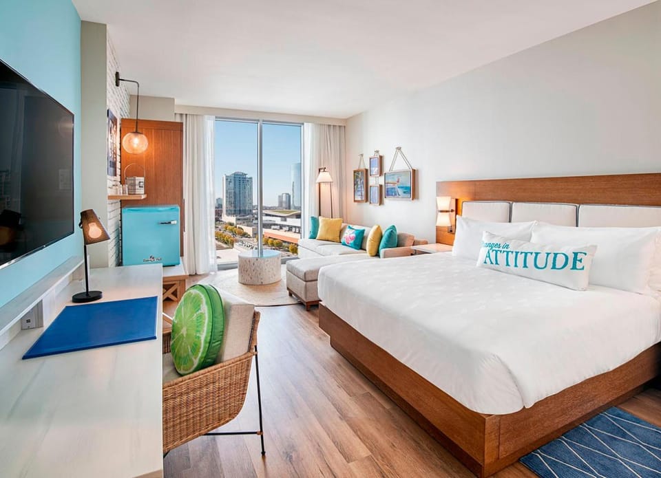 Bed, TV and multimedia, Bedroom