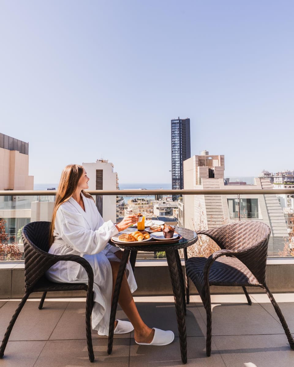 Balcony/Terrace, Food and drinks, Food, City view, Breakfast