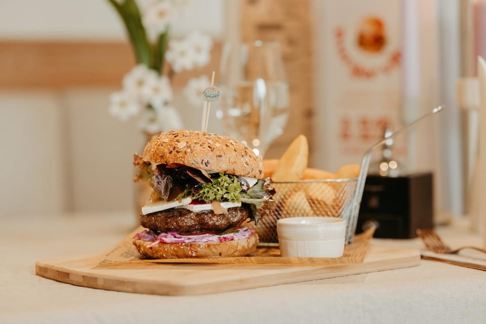 Restaurant/places to eat