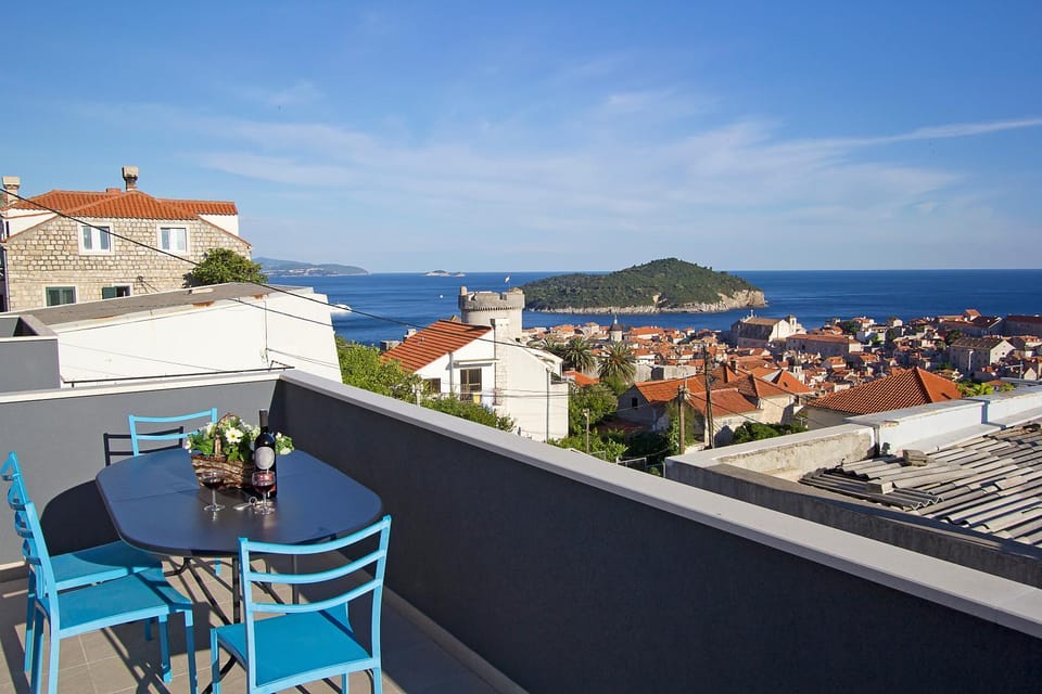 Balcony/Terrace, City view, Landmark view, Sea view