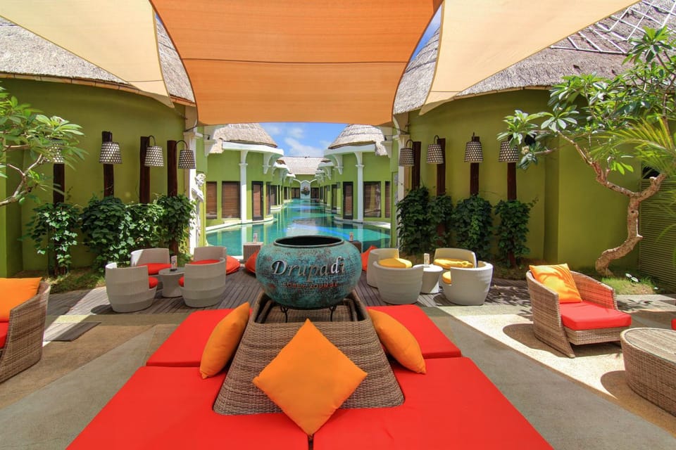 Lobby or reception, Lounge or bar, Internal: Not applicable to any particular room