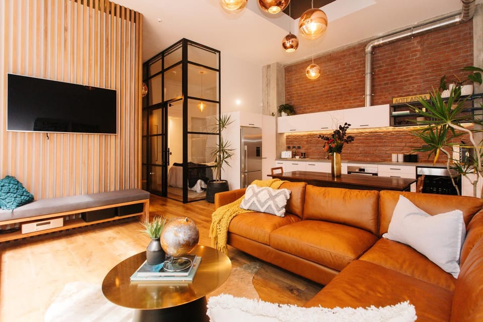 Communal lounge/ TV room, TV and multimedia, Kitchen or kitchenette, Living room, Seating area, Dining area