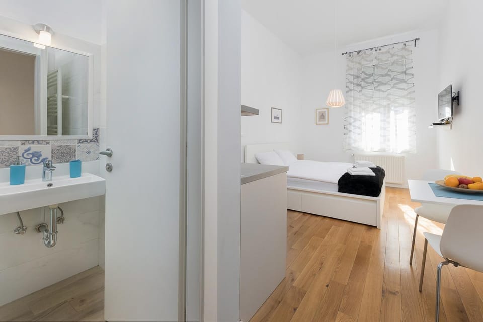 Bed, Bathroom, Photo of the whole room, Dining area