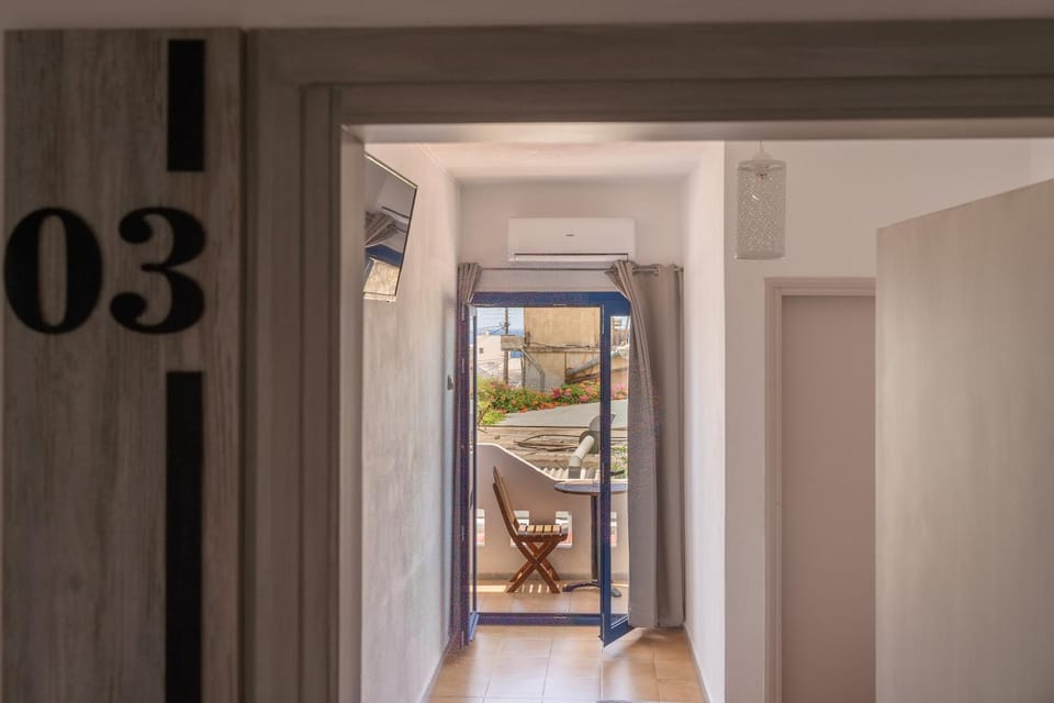 Giannis Rooms Inn in Crete