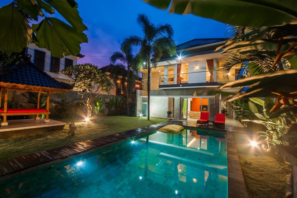 Property building, Night, Garden, Garden view, Pool view, Swimming pool, Swimming pool