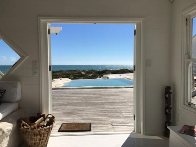 Natural landscape, Balcony/Terrace, Pool view, Sea view