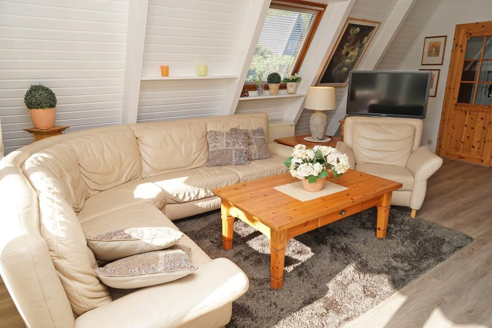 Zeltdachhaus _ grosse Terrasse _ m House in Damp