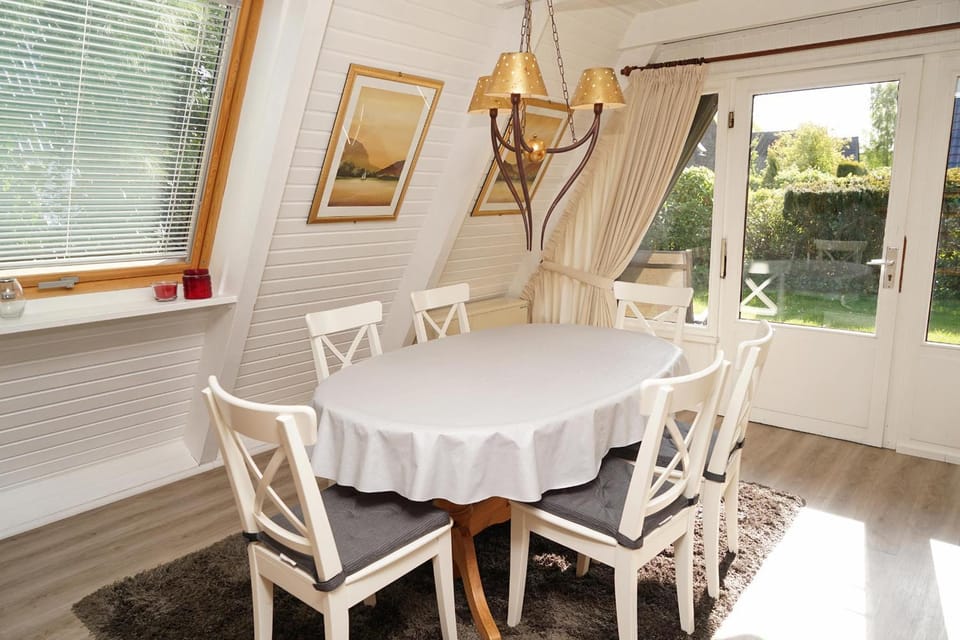 Zeltdachhaus _ grosse Terrasse _ m House in Damp